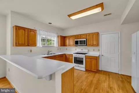 Kitchen - 1027 Dulaney Mill Dr, Frederick, MD 21702 photo 2 of 4