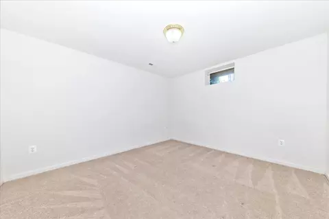 Bedroom - 100 Sunlight Dr, Frederick, MD 21702 photo 3 of 4