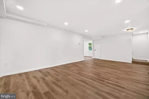 Living - 629 Wilson Pl, Frederick, MD 21702 photo 2 of 4
