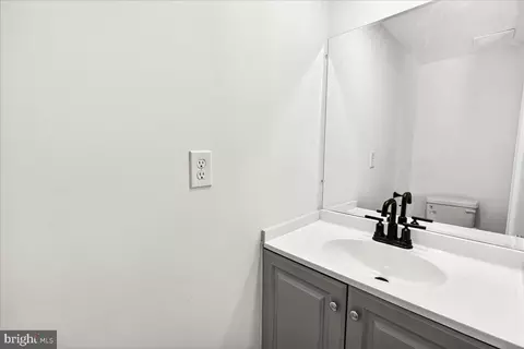 Bath - 629 Wilson Pl, Frederick, MD 21702 photo 1 of 3