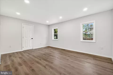 Living - 629 Wilson Pl, Frederick, MD 21702 photo 4 of 4