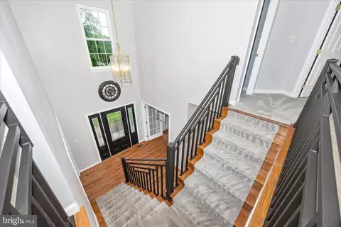 Entry Way - 6463 Forest Hills Ct, Frederick, MD 21701 photo 5 of 7