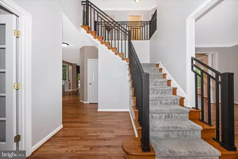 Entry Way - 6463 Forest Hills Ct, Frederick, MD 21701 photo 4 of 7