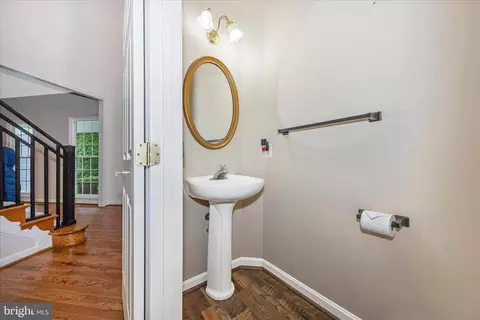 Entry Way - 6463 Forest Hills Ct, Frederick, MD 21701 photo 3 of 7
