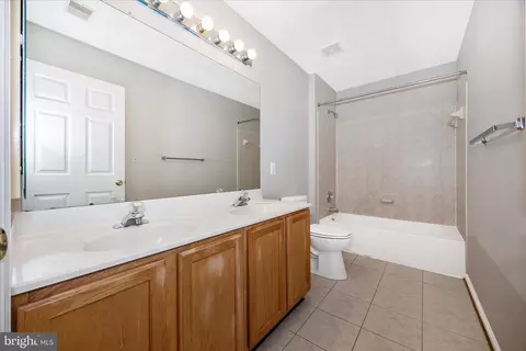 Bath - 6463 Forest Hills Ct, Frederick, MD 21701 photo 2 of 4