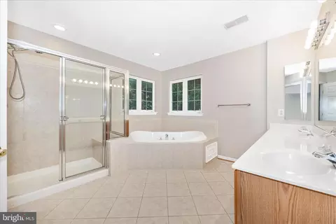 Bath - 6463 Forest Hills Ct, Frederick, MD 21701 photo 1 of 4