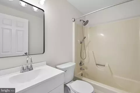 Bath - 8037 Waterview Ct, Frederick, MD 21701 photo 3 of 3
