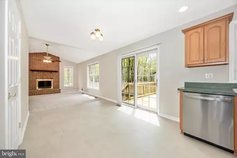 Living - 10393 Liberty Rd, Frederick, MD 21701 photo 5 of 7