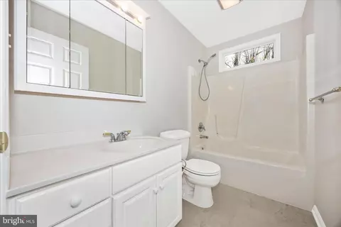 Bath - 10393 Liberty Rd, Frederick, MD 21701 photo 2 of 4