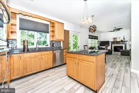 Kitchen - 1033 Bexhill Dr, Frederick, MD 21702 photo 5 of 6