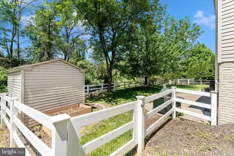 Exterior - 1033 Bexhill Dr, Frederick, MD 21702 photo 3 of 9