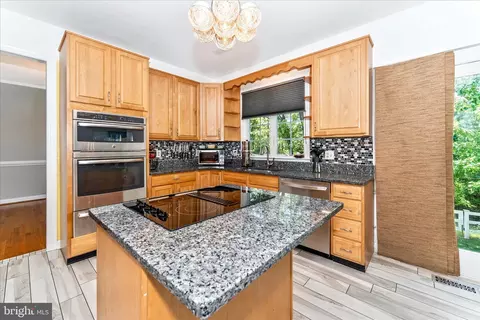 Kitchen - 1033 Bexhill Dr, Frederick, MD 21702 photo 6 of 6