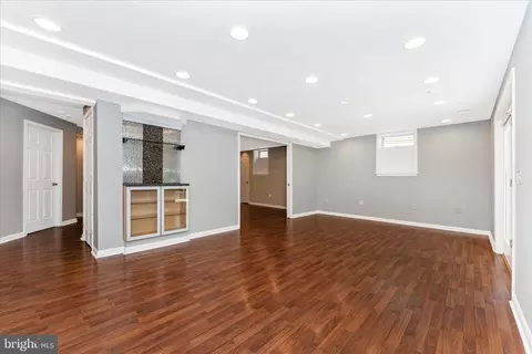 Living - 1033 Bexhill Dr, Frederick, MD 21702 photo 4 of 7