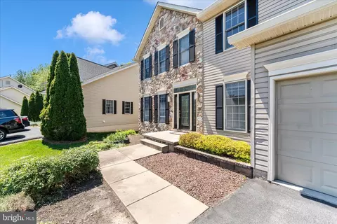 Exterior - 1033 Bexhill Dr, Frederick, MD 21702 photo 8 of 9