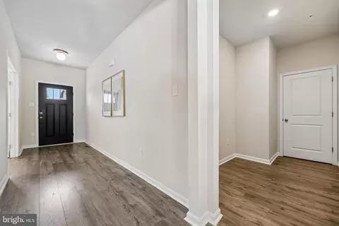 Entry Way - 5812 Haller Pl, Frederick, MD 21704 photo 5 of 37