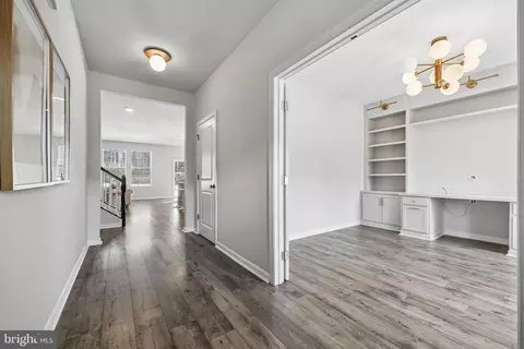 Entry Way - 5812 Haller Pl, Frederick, MD 21704 photo 3 of 37