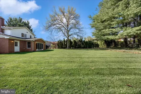 Exterior - 8022 Fieldstone Dr, Frederick, MD 21702 photo 3 of 11