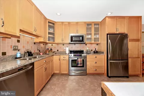 Kitchen - 8022 Fieldstone Dr, Frederick, MD 21702 photo 2 of 2