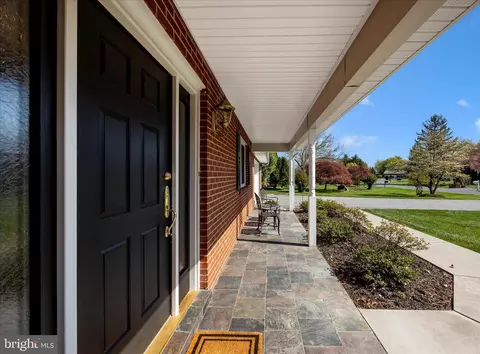 Exterior - 8022 Fieldstone Dr, Frederick, MD 21702 photo 5 of 11