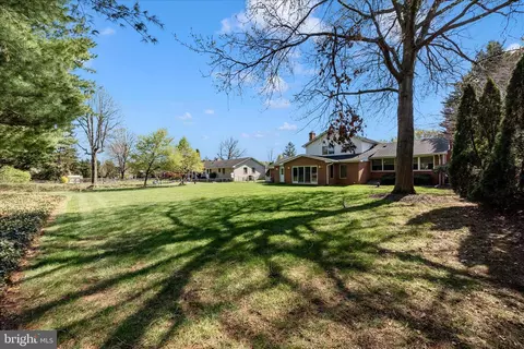Exterior - 8022 Fieldstone Dr, Frederick, MD 21702 photo 2 of 11