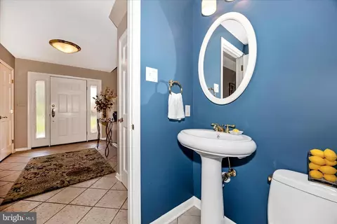 Entry Way - 8022 Fieldstone Dr, Frederick, MD 21702 photo 2 of 2