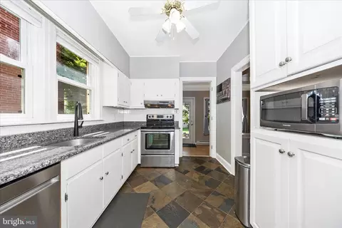 Entry Way - 209 Monroe Ave, Frederick, MD 21701 photo 3 of 10