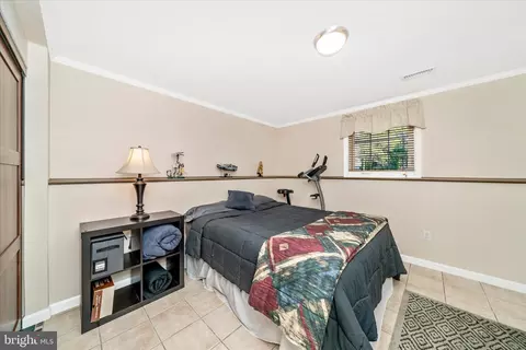 Bedroom - 5696 Pebble Dr, Frederick, MD 21703 photo 4 of 5