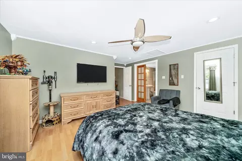 Bedroom - 5696 Pebble Dr, Frederick, MD 21703 photo 3 of 5