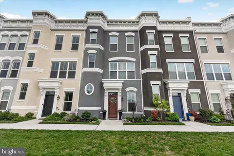 1094 Holden Rd, Frederick, MD 21701