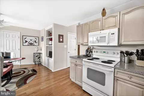Kitchen - 595 Cawley Dr #4 3C, Frederick, MD 21703 photo 4 of 4
