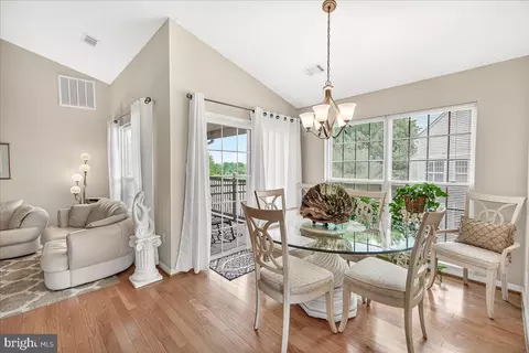 Dining - 595 Cawley Dr #4 3C, Frederick, MD 21703 photo 2 of 3