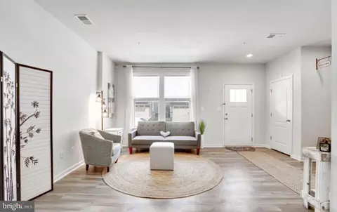 Entry Way - 1328 Ricketts Rd, Frederick, MD 21702 photo 3 of 14