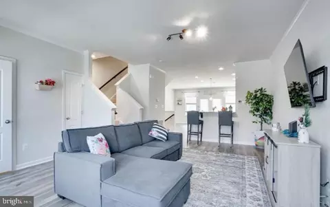 Entry Way - 1328 Ricketts Rd, Frederick, MD 21702 photo 9 of 14