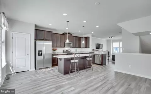 Entry Way - 1328 Ricketts Rd, Frederick, MD 21702 photo 6 of 14