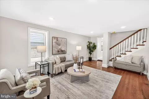 Living - 208 Main St, Middletown, MD 21769 photo 1 of 2
