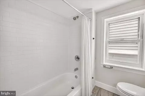 Bath - 208 Main St, Middletown, MD 21769 photo 6 of 7