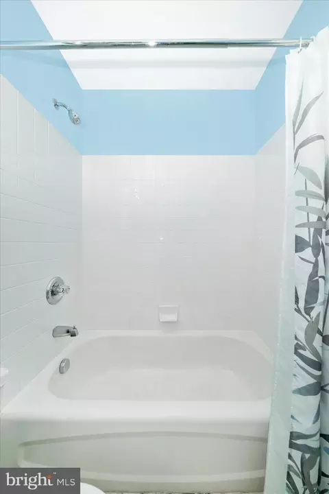 Bath - 584 Ellison Ct, Frederick, MD 21703 photo 5 of 5