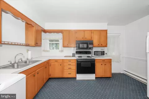 Kitchen - 207 Barbara St, Frederick, MD 21701 photo 2 of 4