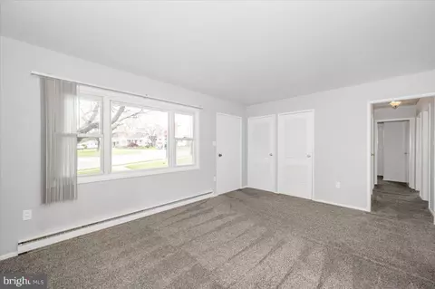Living - 207 Barbara St, Frederick, MD 21701 photo 1 of 3