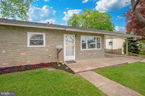 Exterior - 207 Barbara St, Frederick, MD 21701 photo 12 of 13
