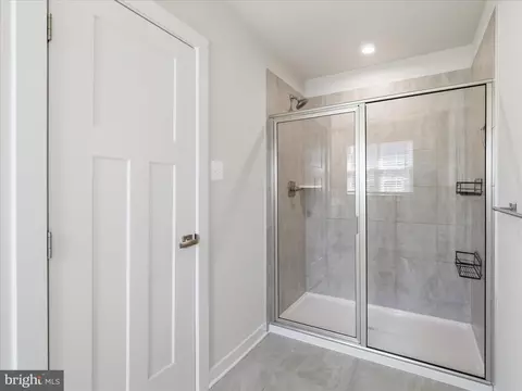 Entry Way - 1205 Katahdin Dr, Frederick, MD 21702 photo 4 of 6
