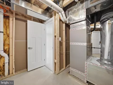 Entry Way - 1205 Katahdin Dr, Frederick, MD 21702 photo 5 of 6