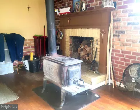 Entry Way - 5703 Tobery Rd, Frederick, MD 21704 photo 7 of 7