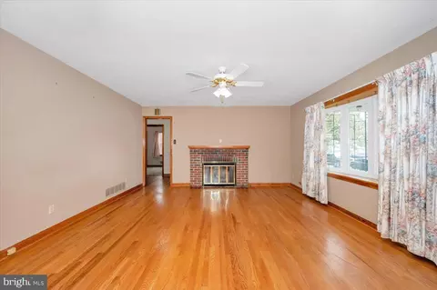Living - 1201 Staley Ave, Frederick, MD 21701 photo 2 of 6
