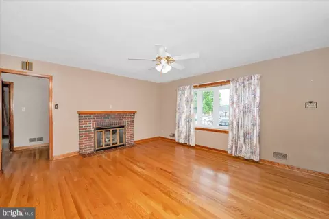 Living - 1201 Staley Ave, Frederick, MD 21701 photo 1 of 6