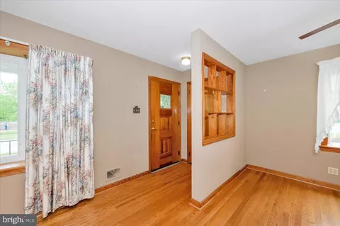 Entry Way - 1201 Staley Ave, Frederick, MD 21701 photo 1 of 4