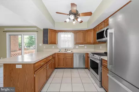 Kitchen - 7958 Parkland Pl, Frederick, MD 21701 photo 6 of 8