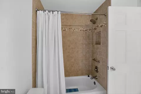Bath - 112 4th St, Frederick, MD 21701 photo 1 of 3