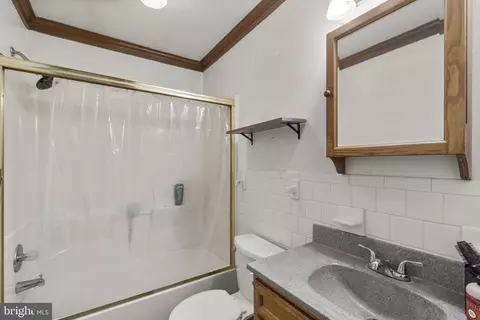 Bath - 6403 Ford Rd, Frederick, MD 21702 photo 1 of 2