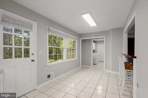 Entry Way - 8208 Glendale Dr, Frederick, MD 21702 photo 3 of 5